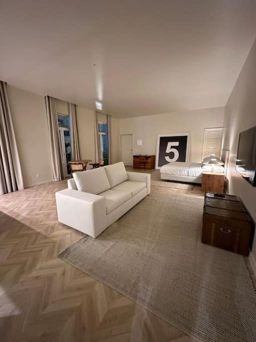 פונשל Downtown Collection Apartments מראה חיצוני תמונה